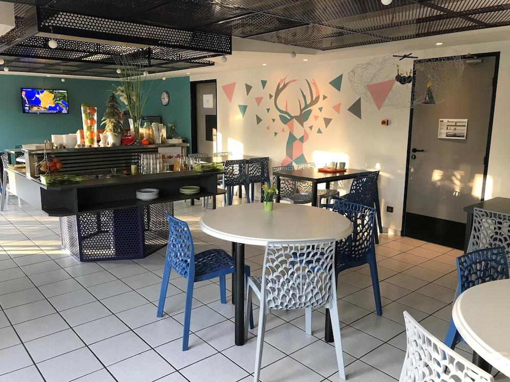 南图尔巴拉丁斯尼希尔酒店 尚布雷莱图尔 外观 照片