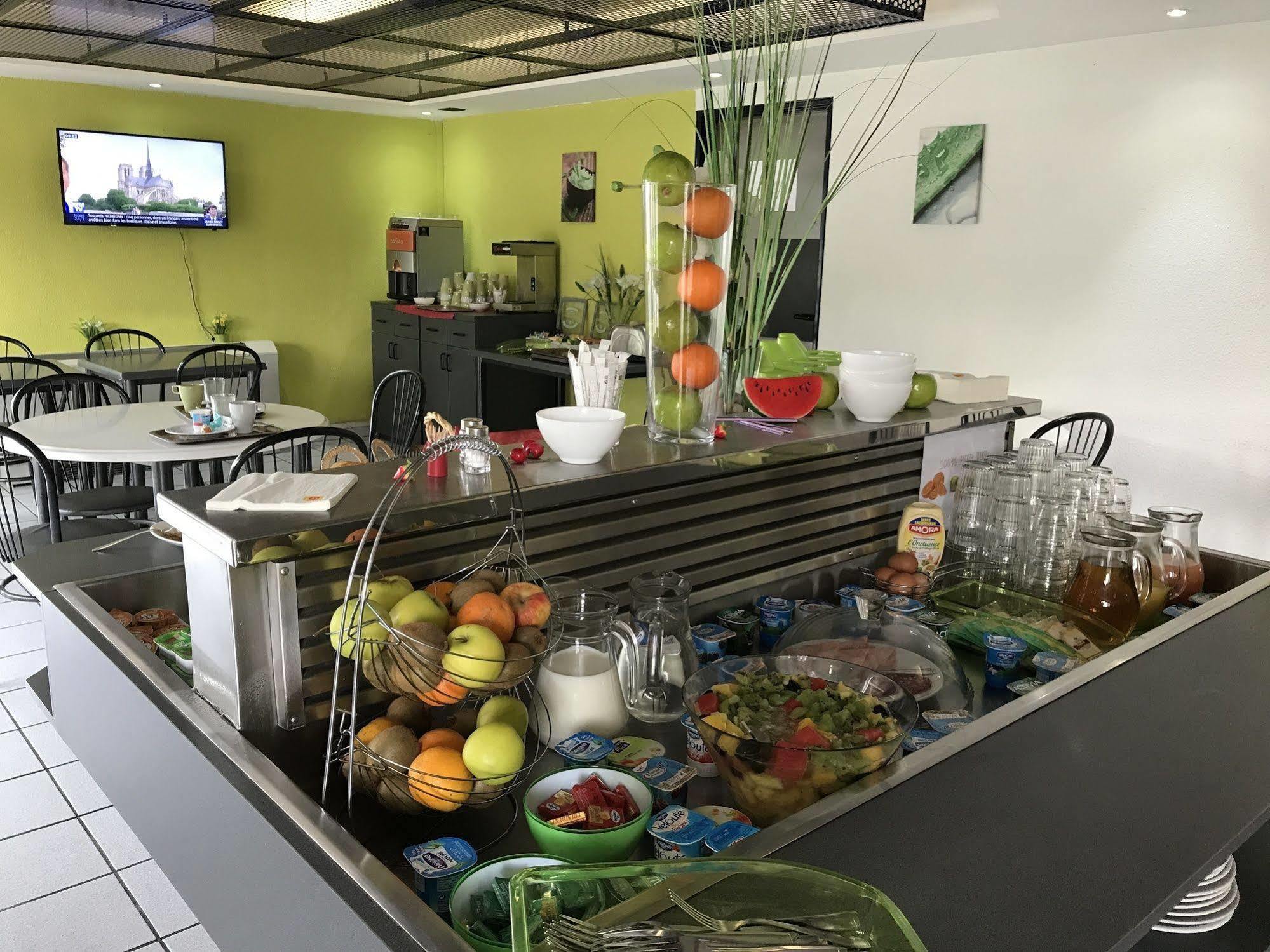 南图尔巴拉丁斯尼希尔酒店 尚布雷莱图尔 外观 照片